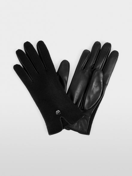 Fingerless gloves in materials blend