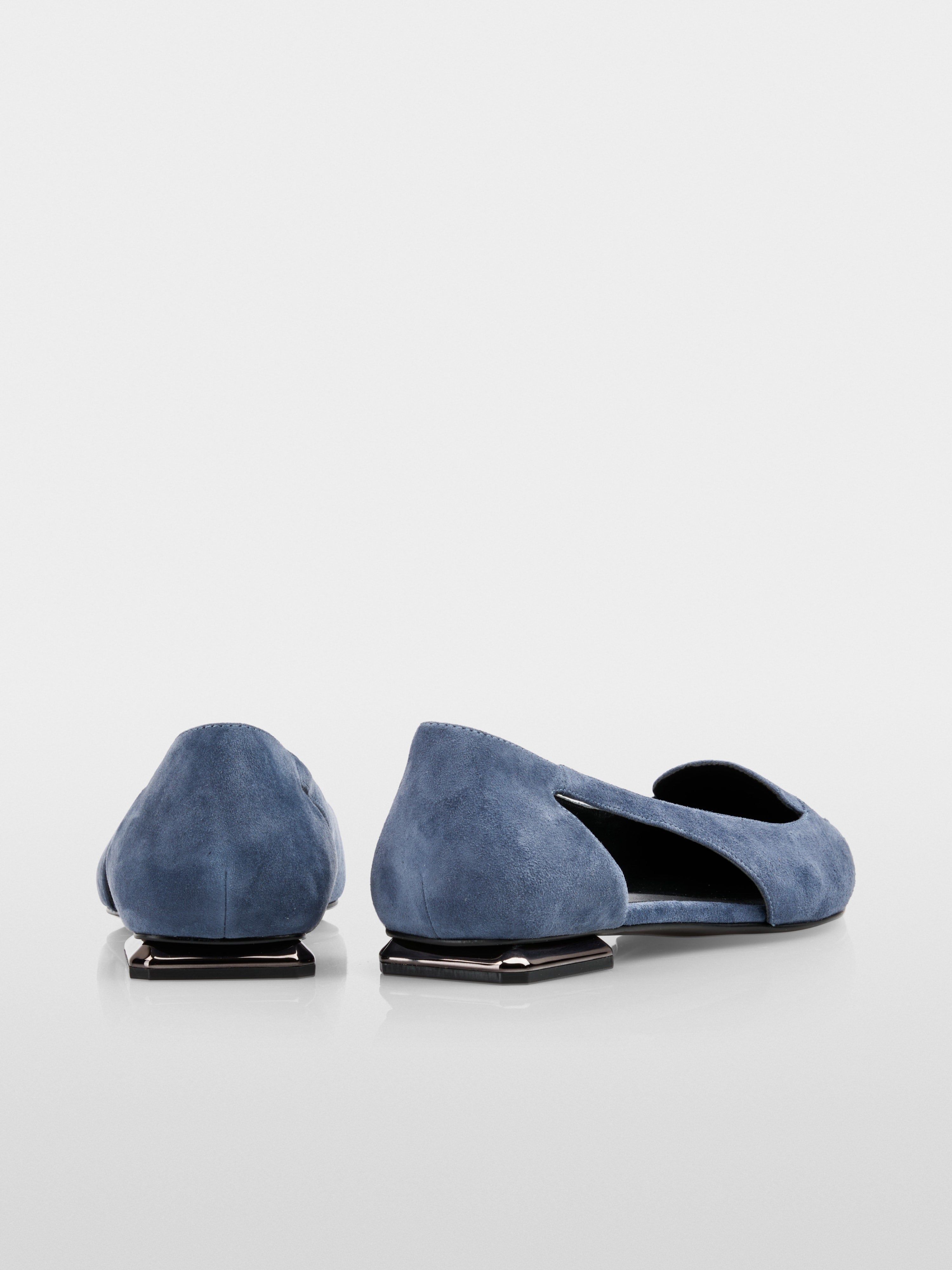 Ballerina flats with cut-outs