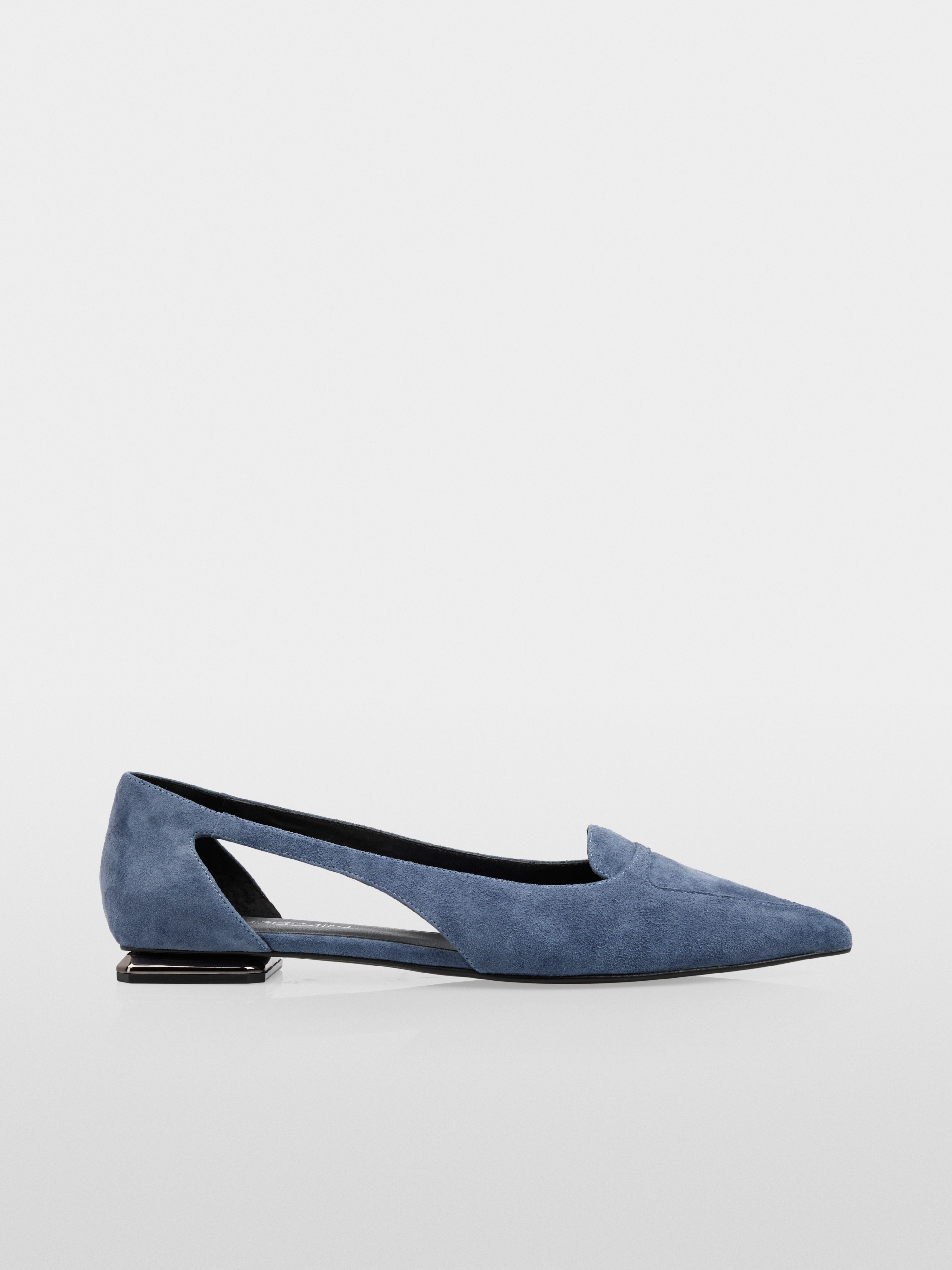 Ballerina flats with cut-outs