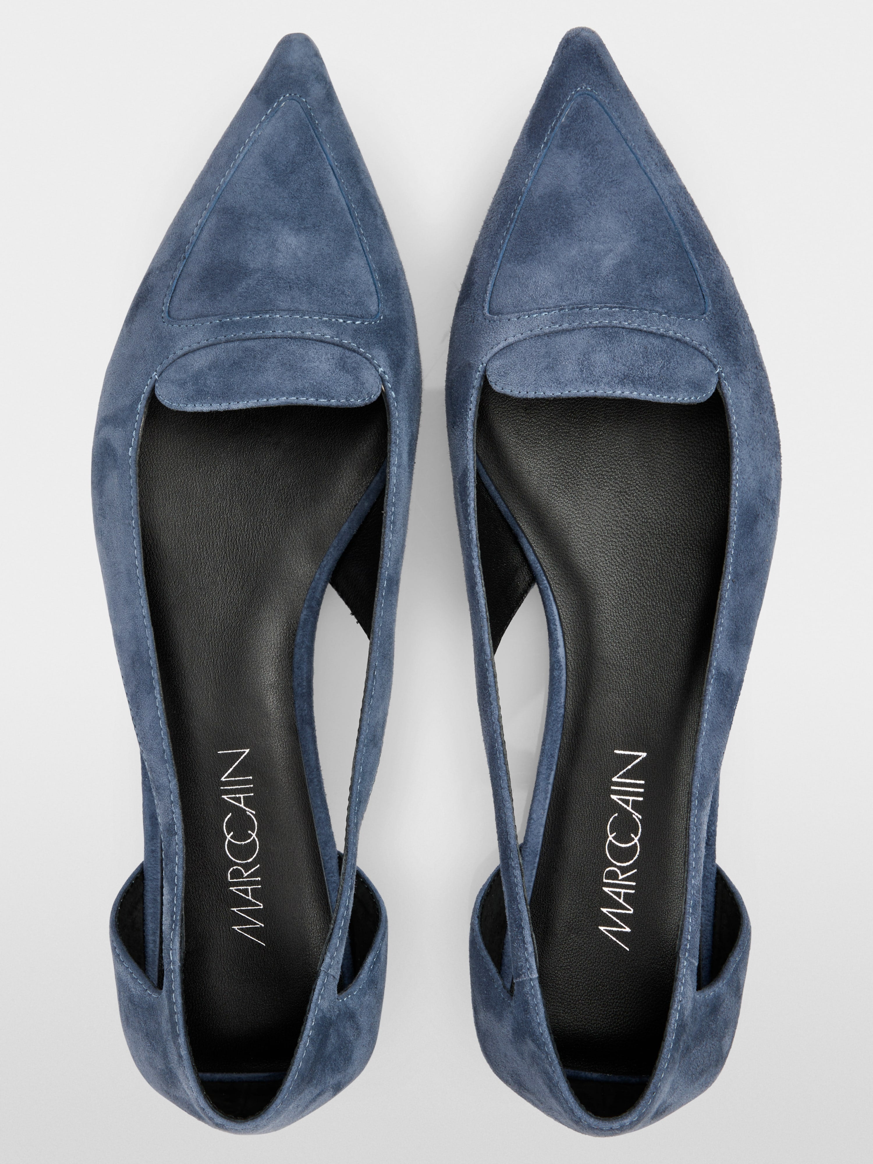 Ballerina flats with cut-outs