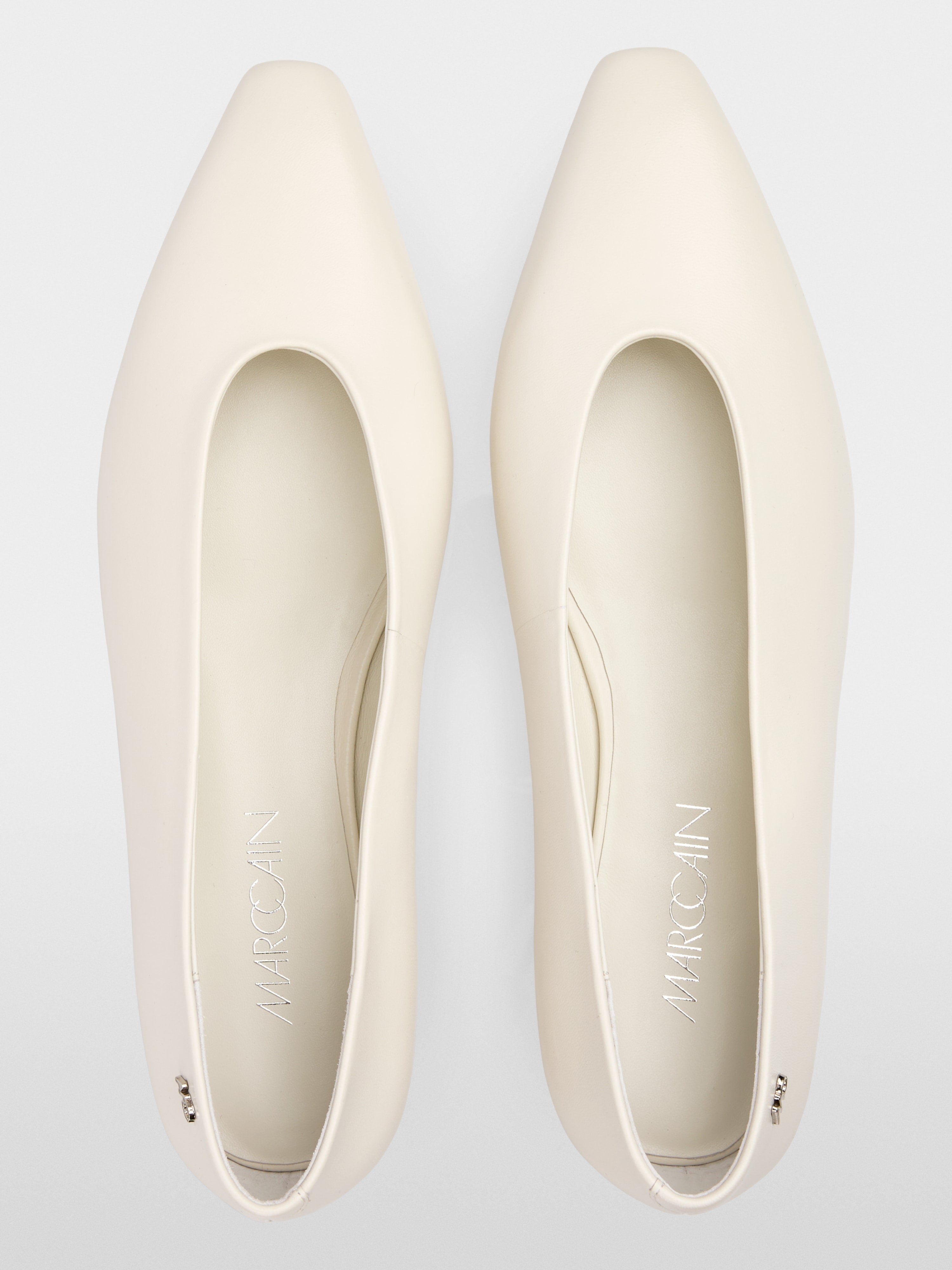 Leather ballerina flats