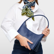 Shoulder bag with fringes