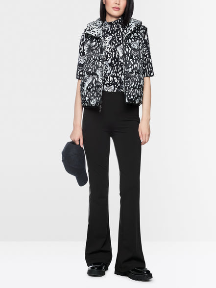 FRENDA trousers in a feminine fit