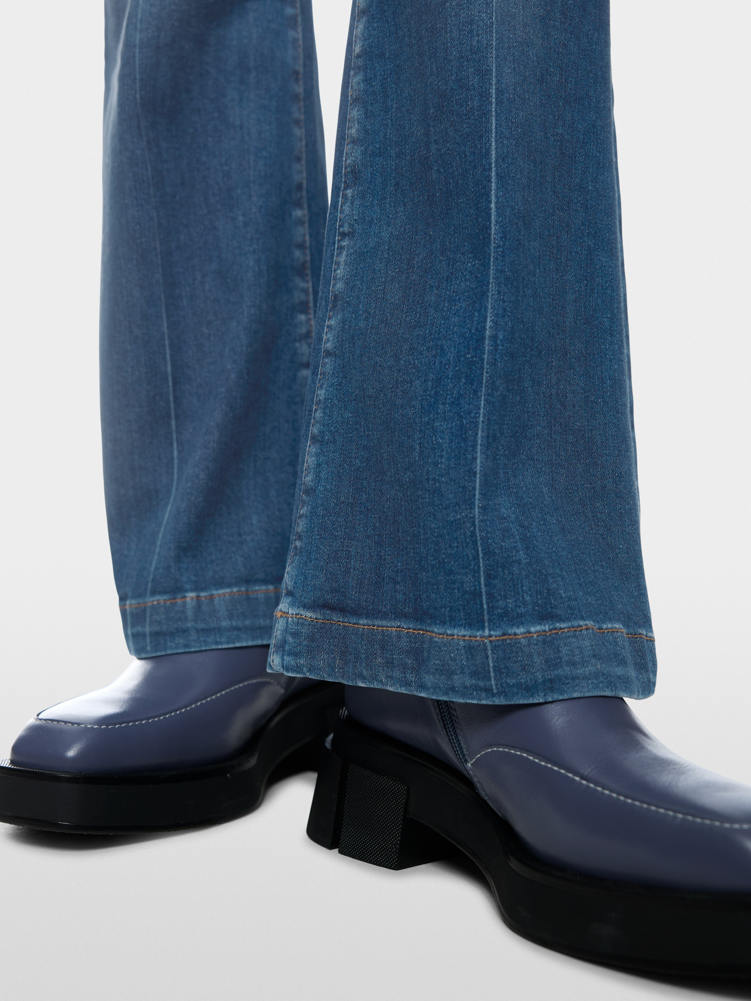 FRENDA feminine fit jeans