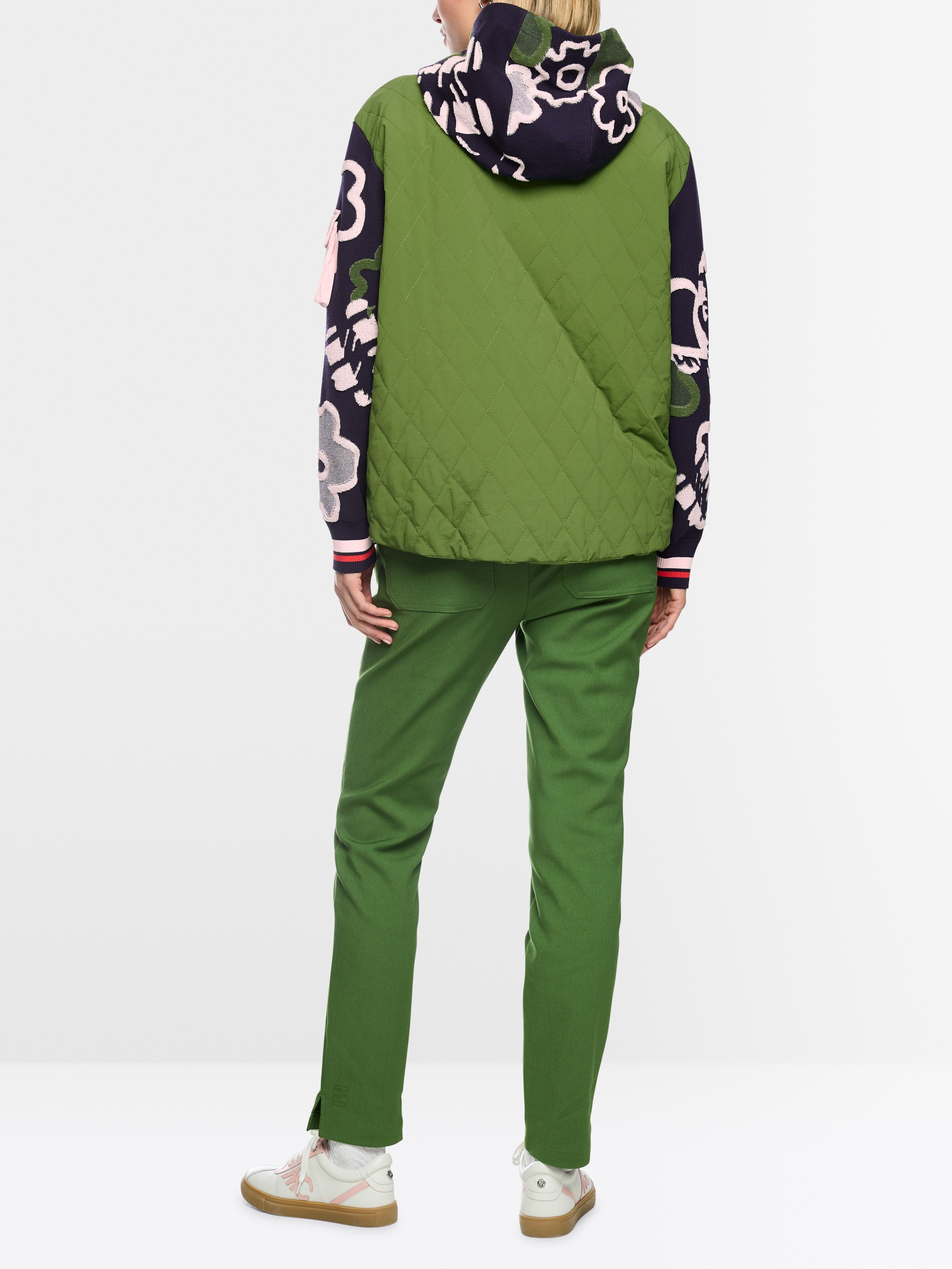 Sporty cardigan with floral pattern