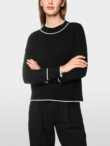 Knitted jumper with contrasting trim