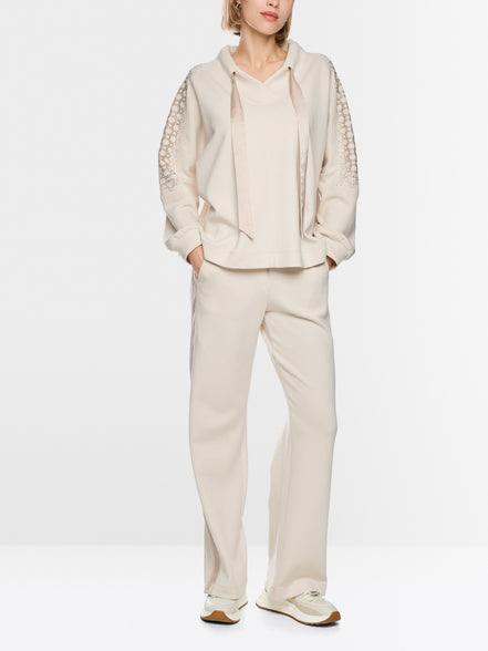 Oversized sweatshirt with hotfix stones