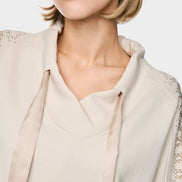 Oversized sweatshirt with hotfix stones