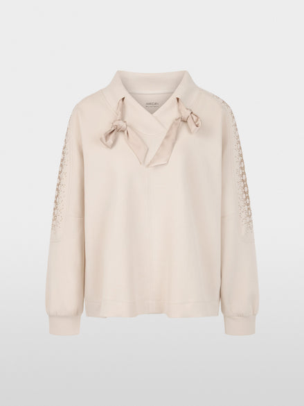 Oversized sweatshirt with hotfix stones