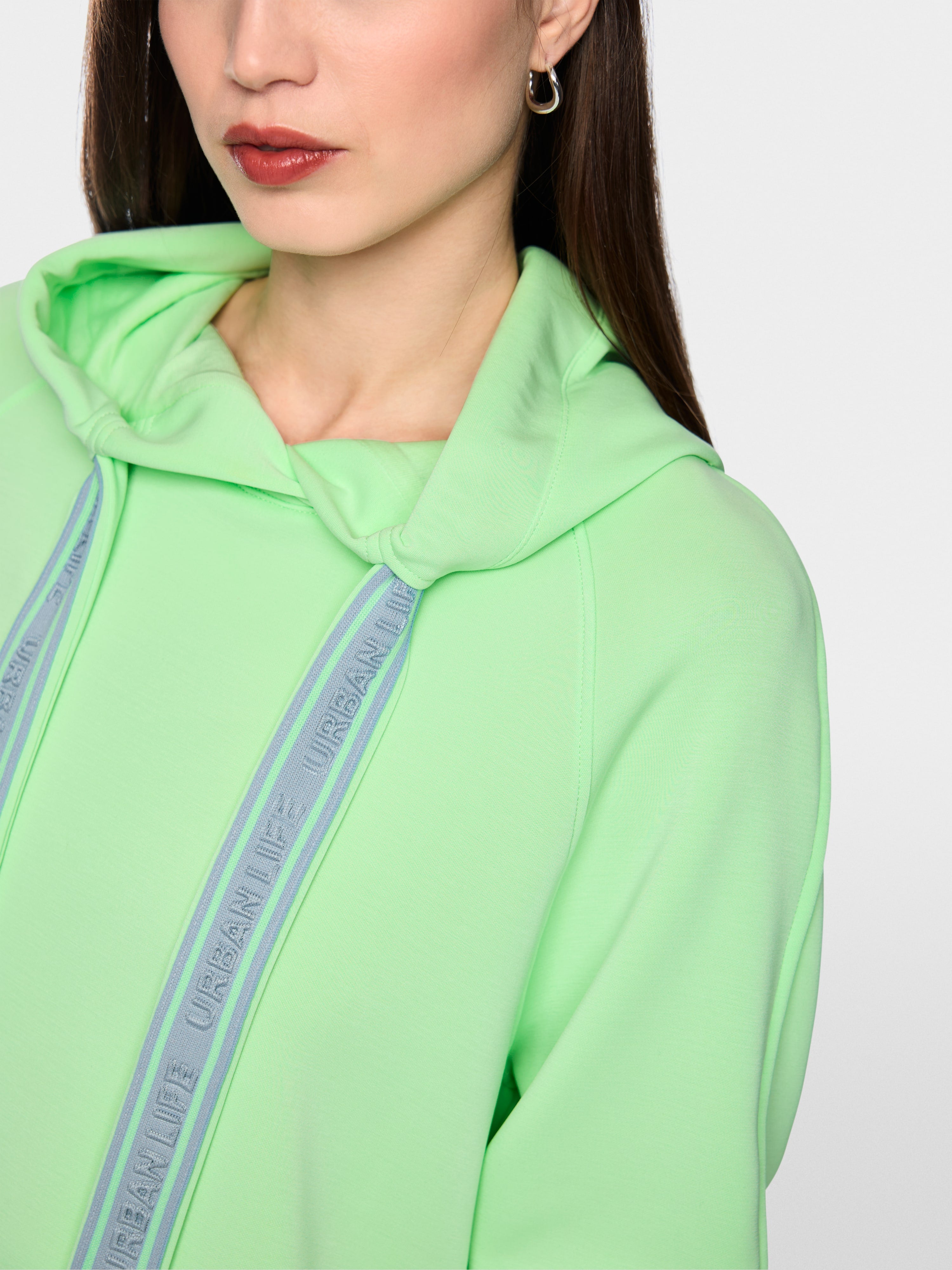 Sporty sweatshirt