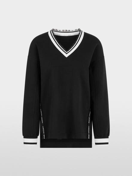 Sweatshirt with delicate lace details