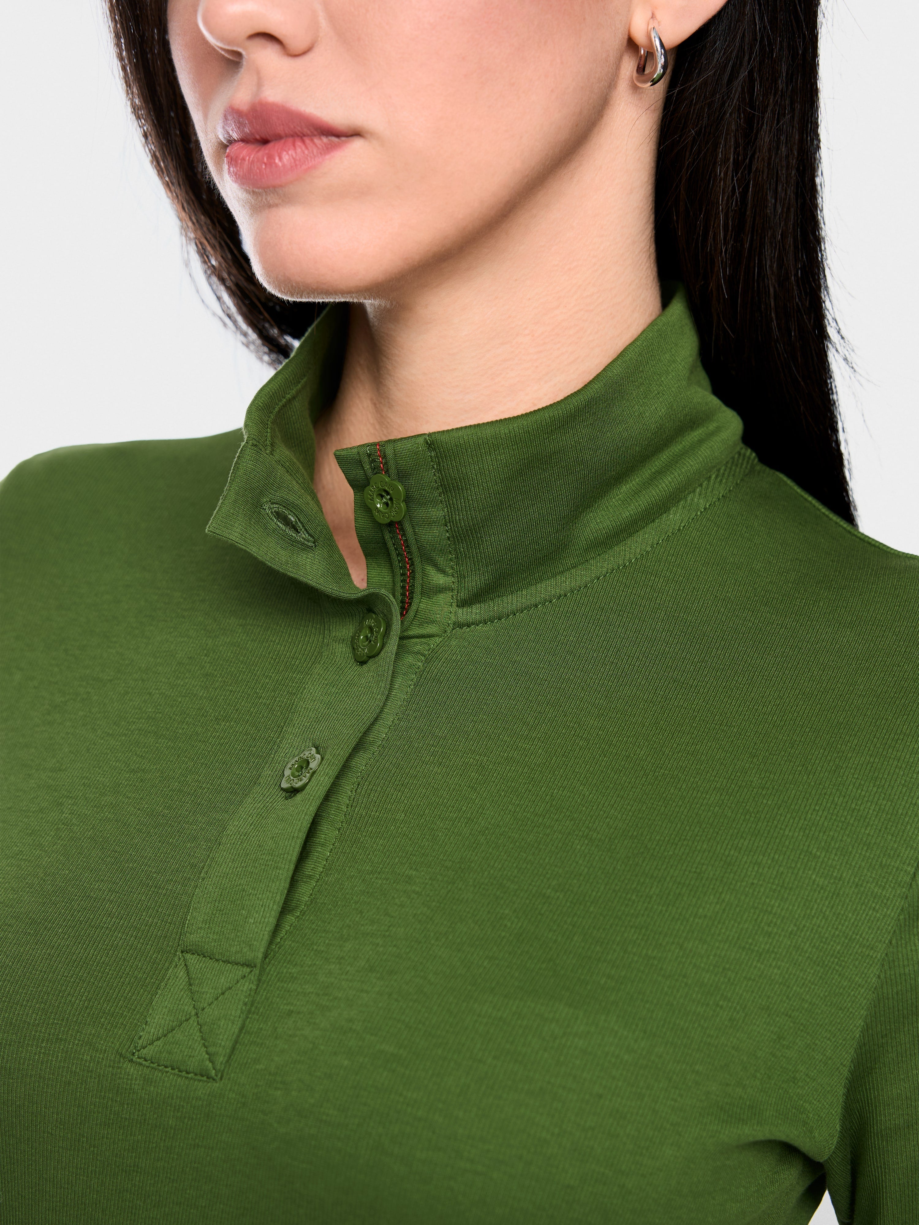 Long-sleeved shirt with stand-up collar