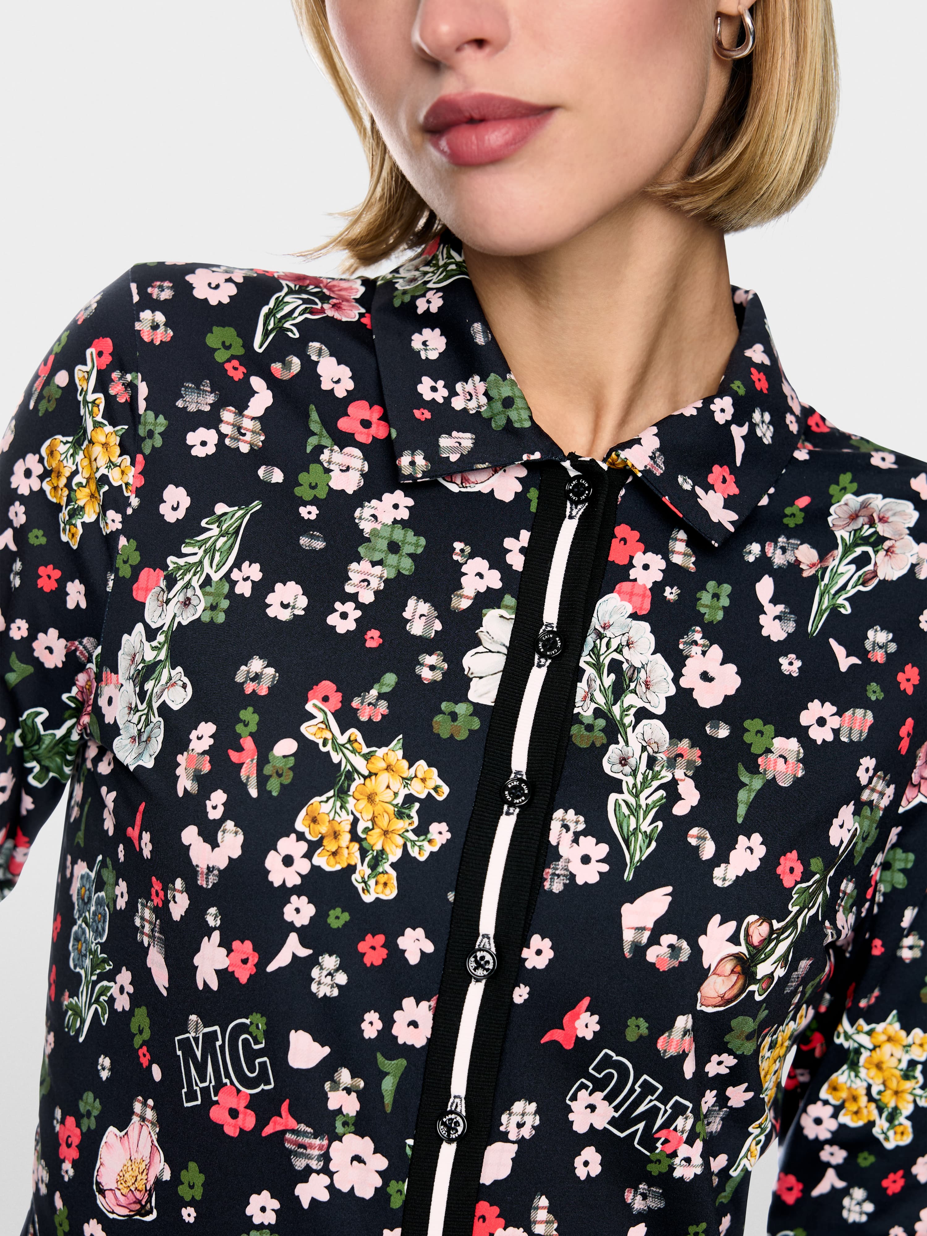 Blouse with all-over print