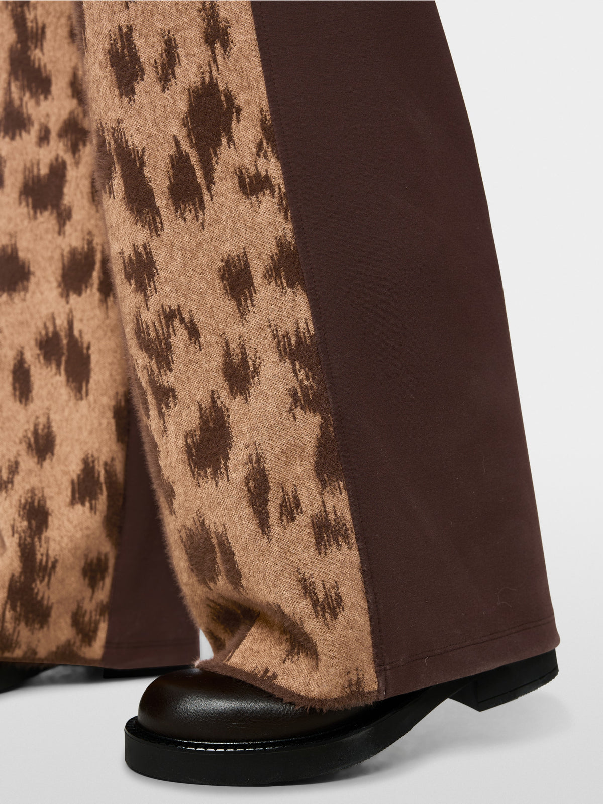 ‘Knitted in Germany’ WELKOM trousers