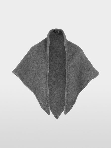 Large triangular scarf