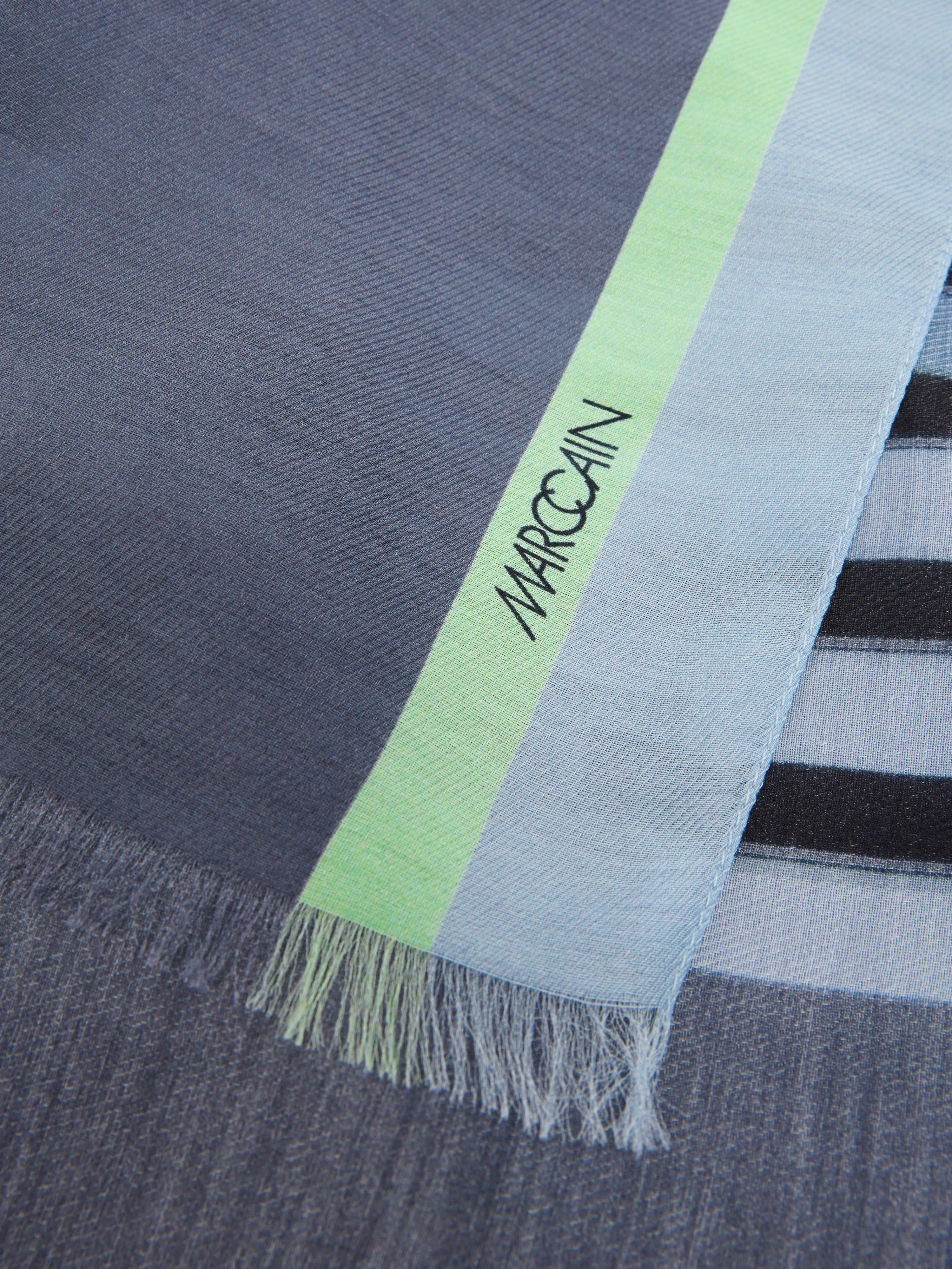 Scarf with graphic print