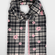 Wool scarf with fringes
