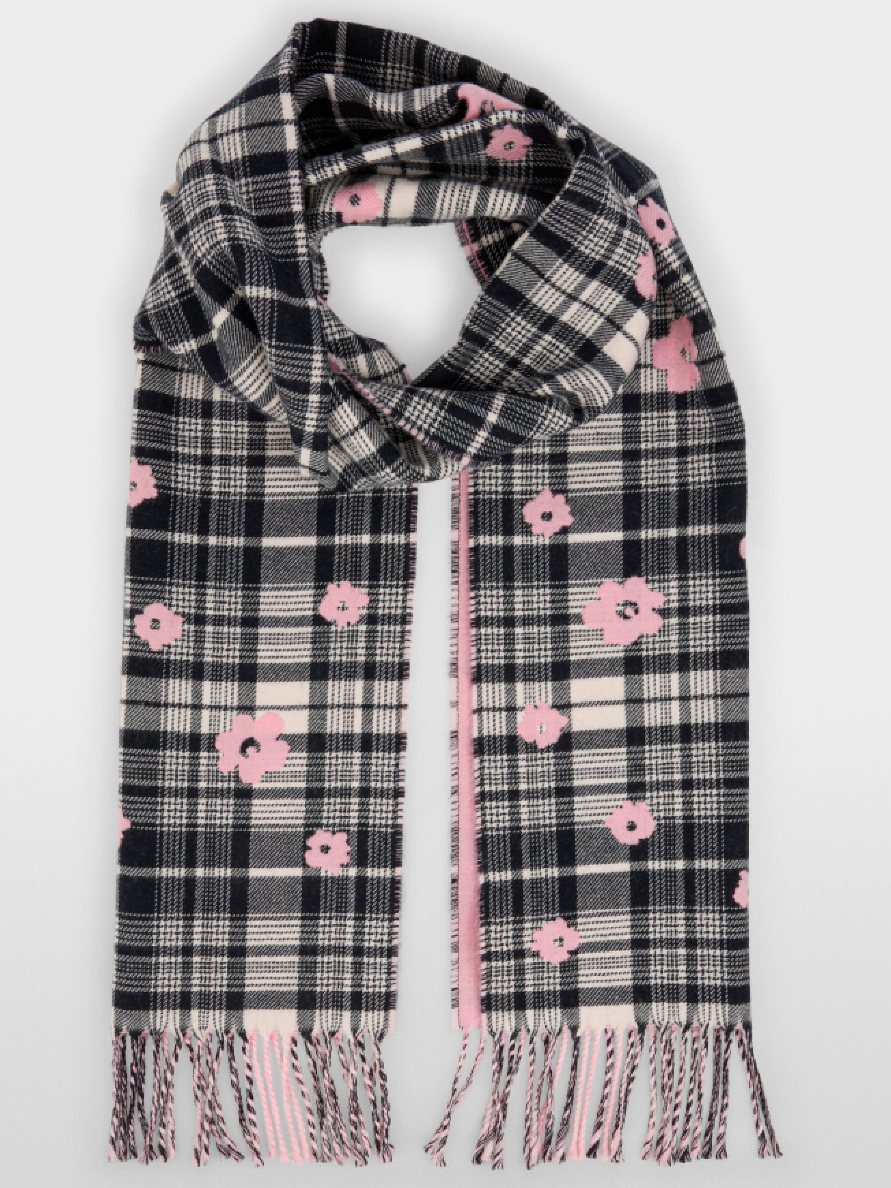 Wool scarf with fringes
