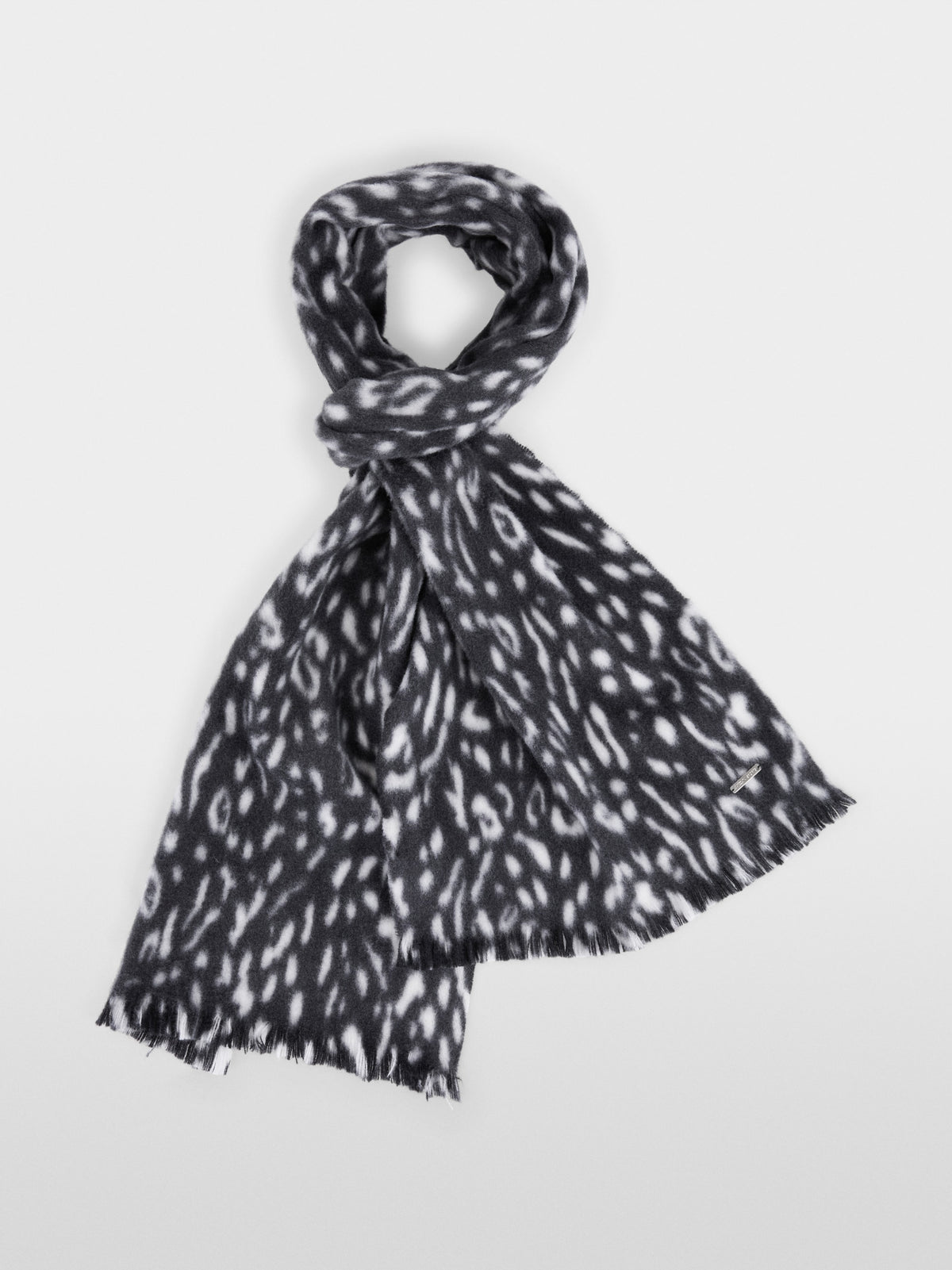 Scarf made from new wool