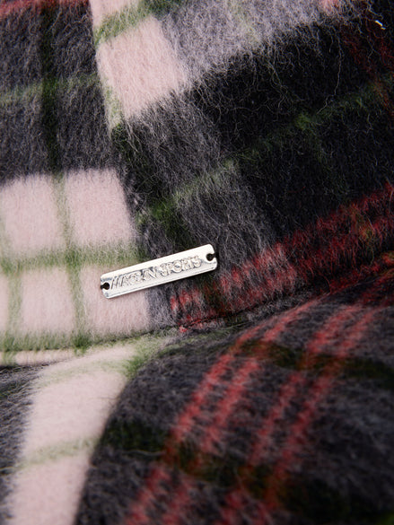 Reversible hat with checked pattern