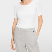 Round-collar shirt with short sleeves