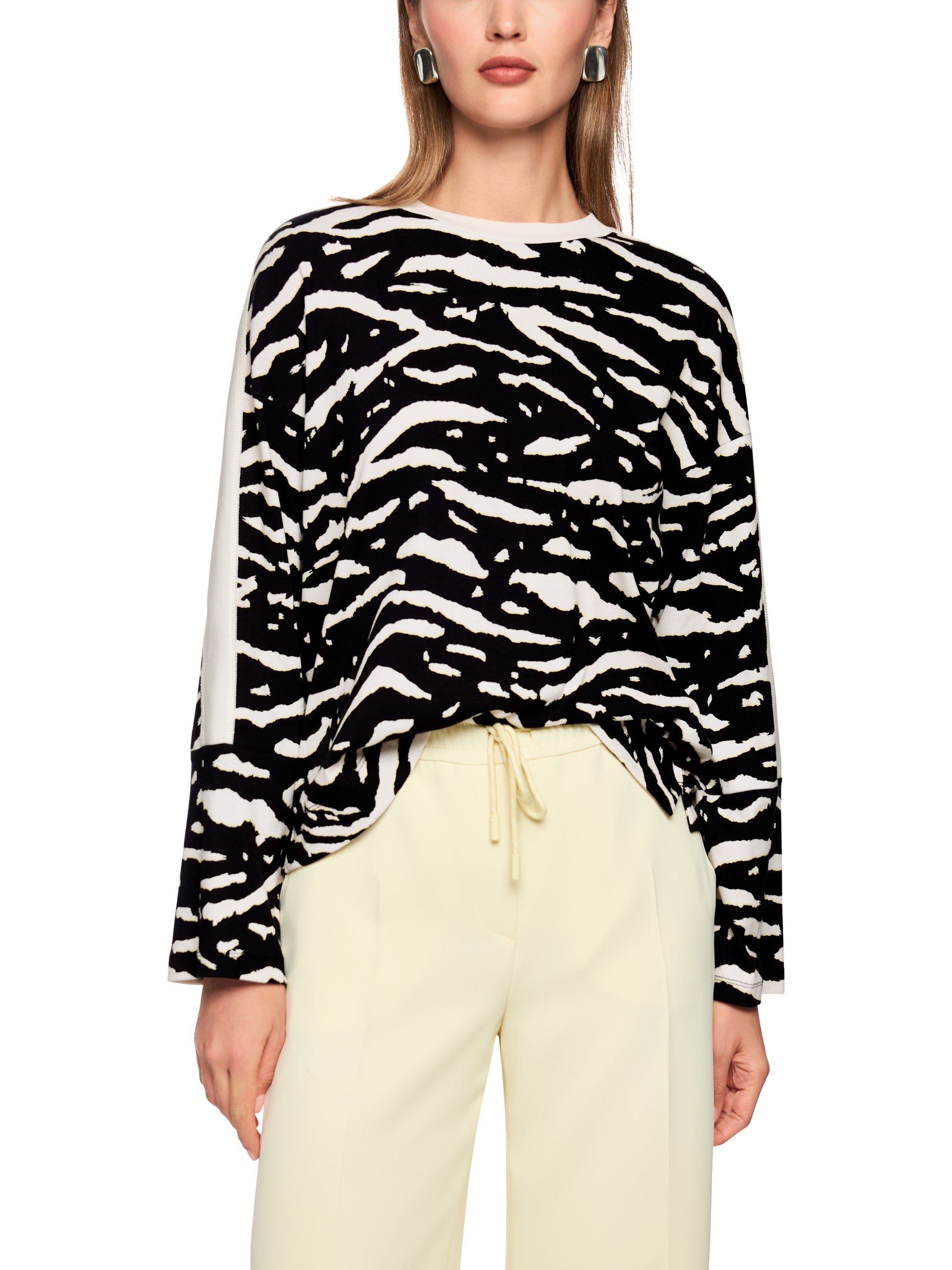 Long-sleeved shirt with animal print