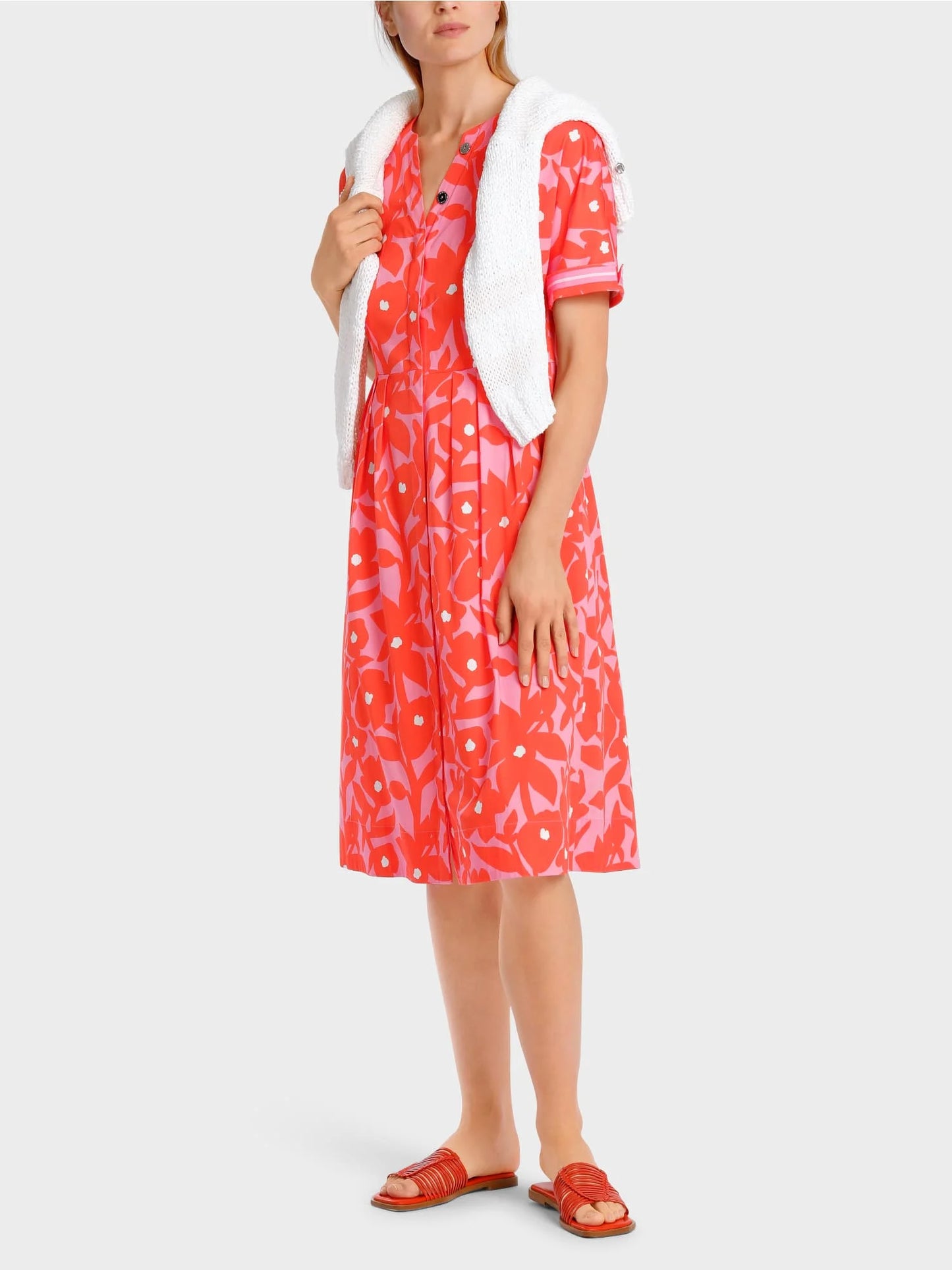 Fitted dress with kimono sleeves