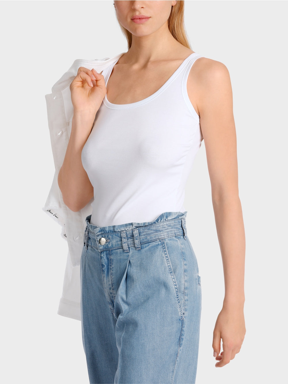 Lightweight, sleeveless top