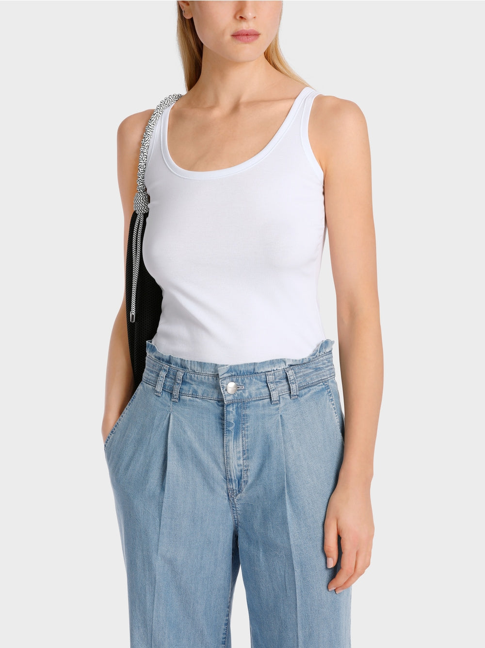 Lightweight, sleeveless top
