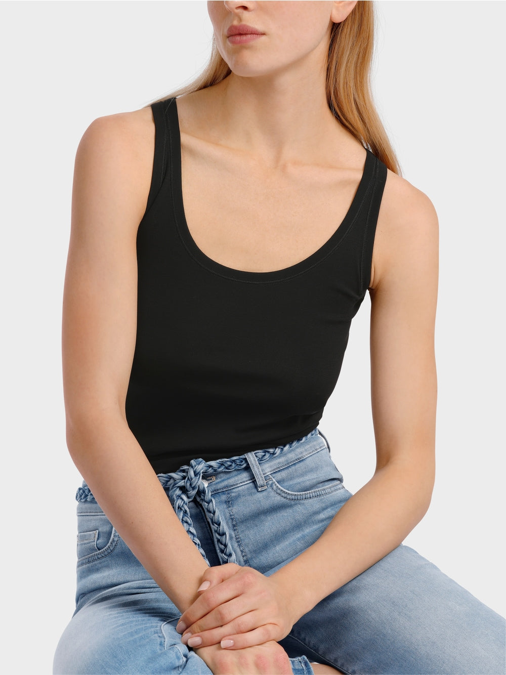 Lightweight, sleeveless top