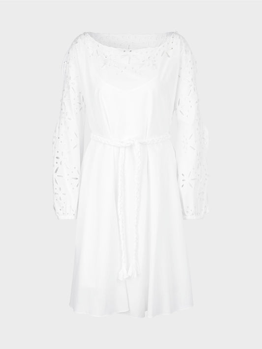 Feminine cotton dress with lace