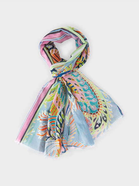 Scarf in an oriental-inspired print