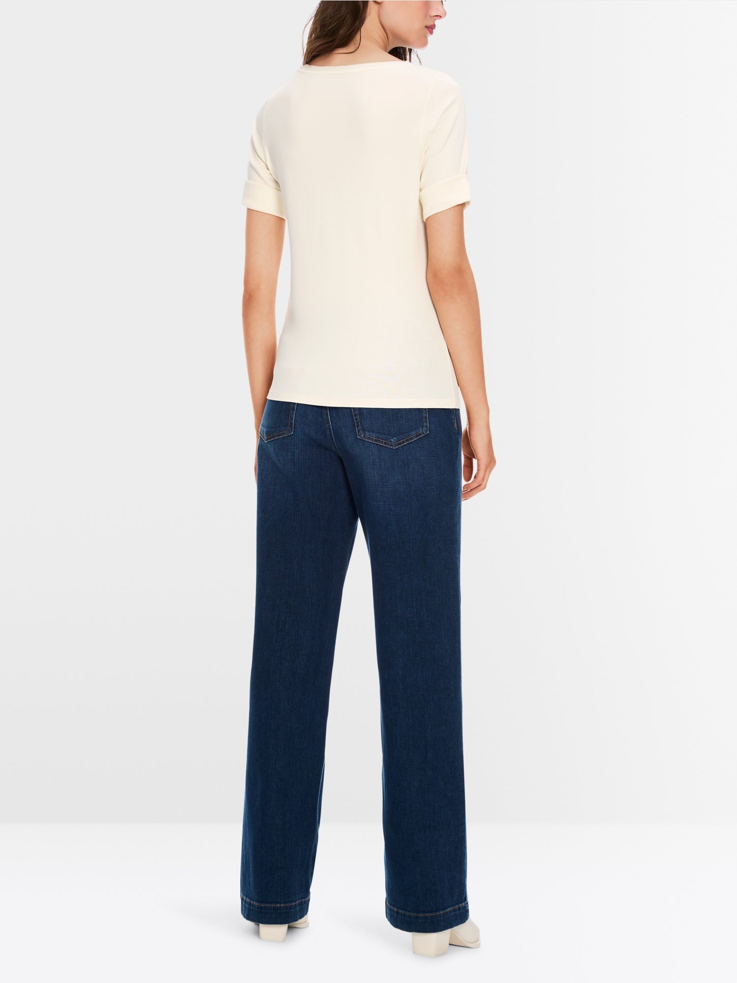 T-shirt with turn-up sleeves