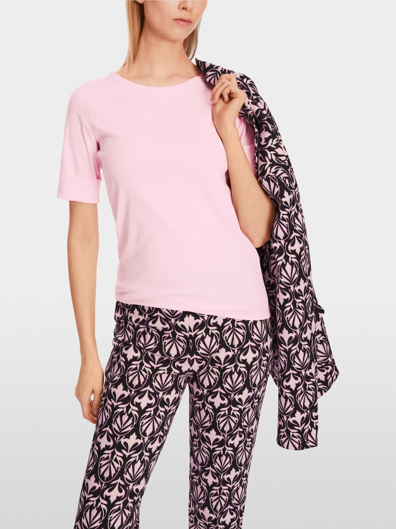 T-shirt with turn-up sleeves