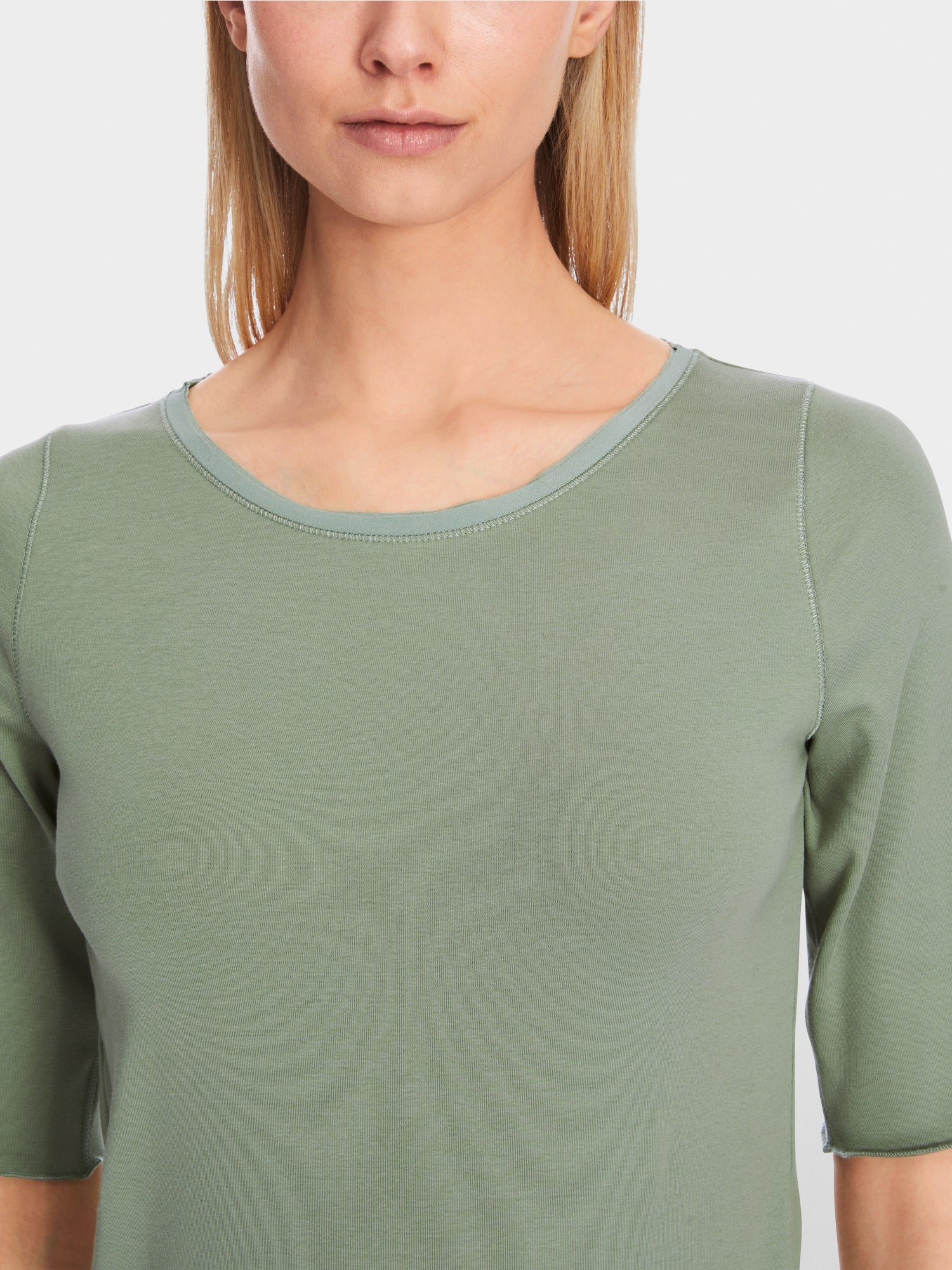 T-shirt with turn-up sleeves