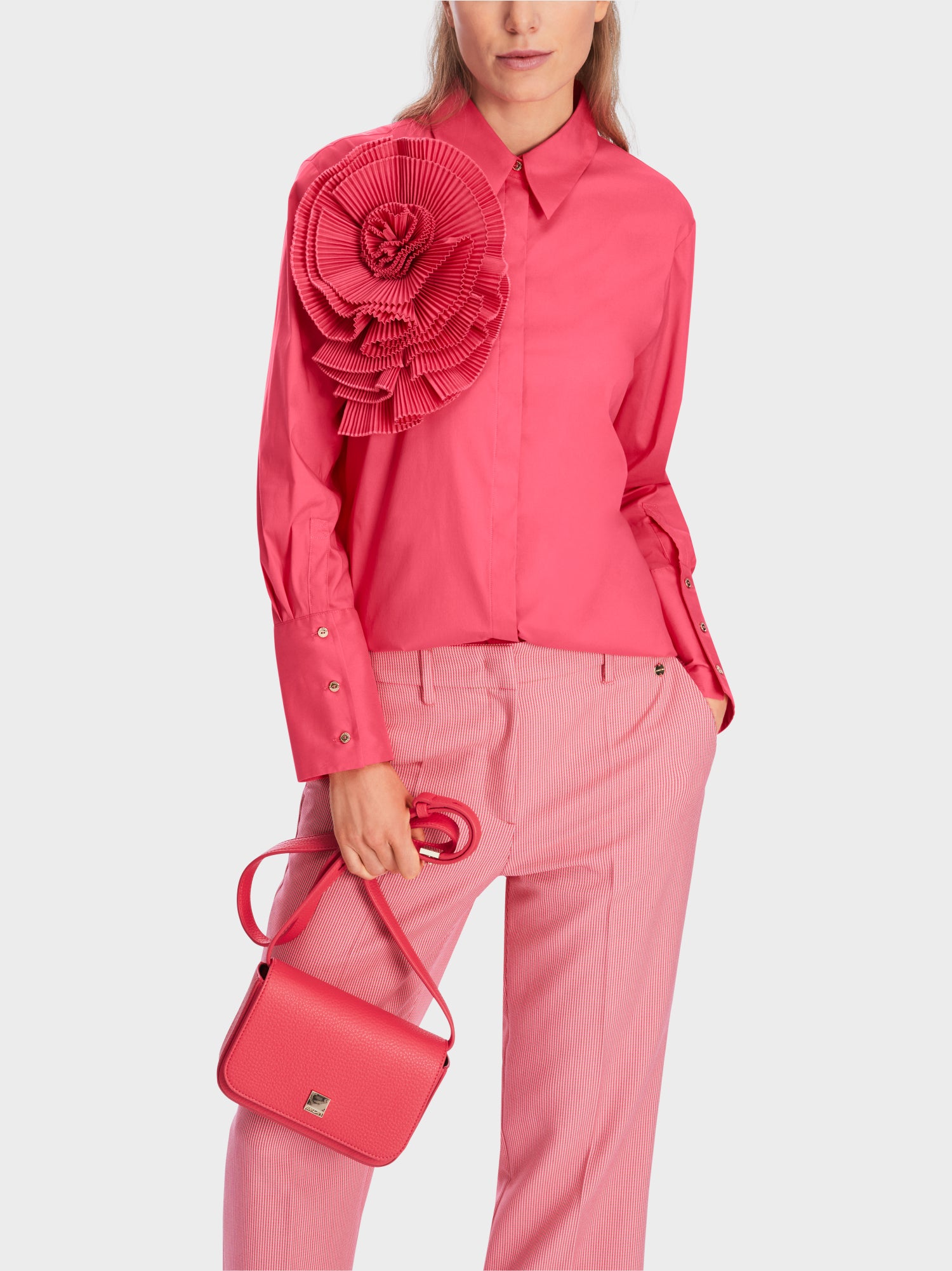 Blouse with Wide Cuff Sleeve