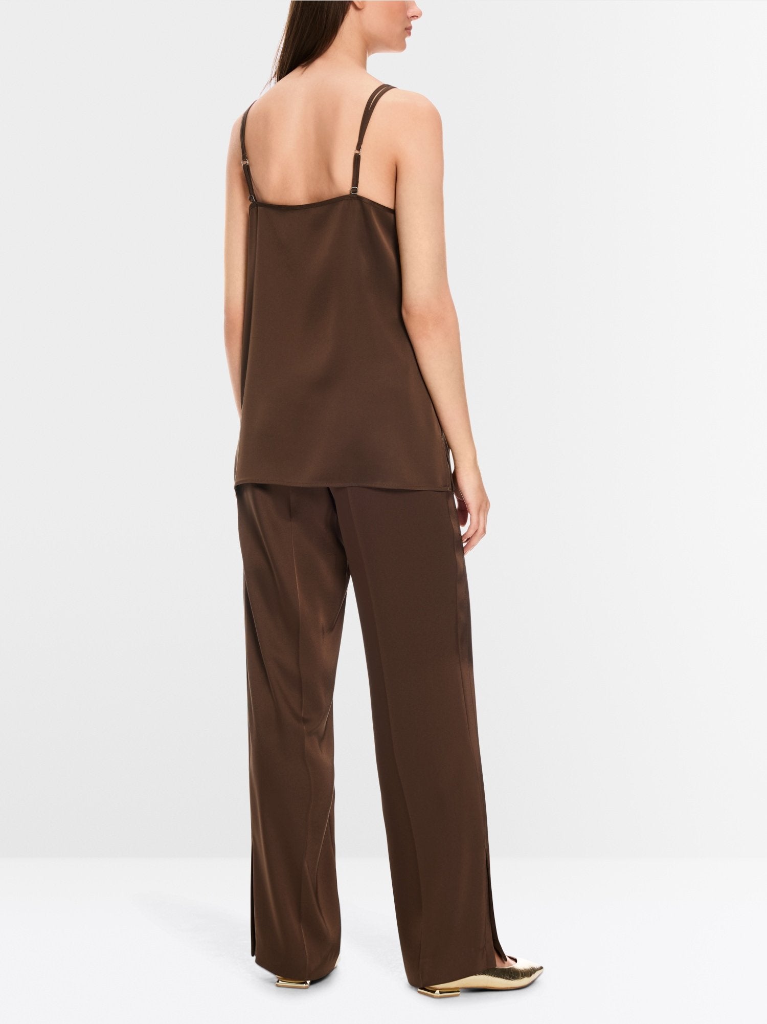 Loose-fitting top