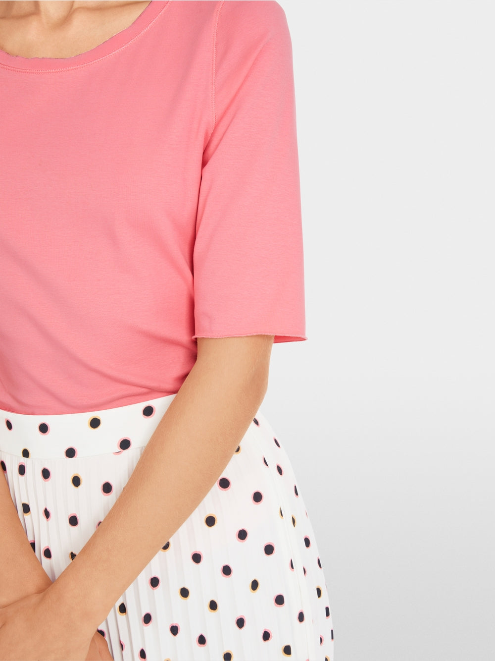 T-shirt with mid-length sleeves