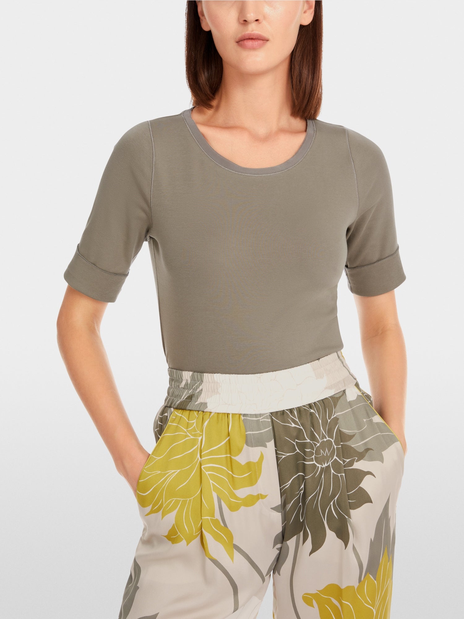 T-shirt with mid-length sleeves