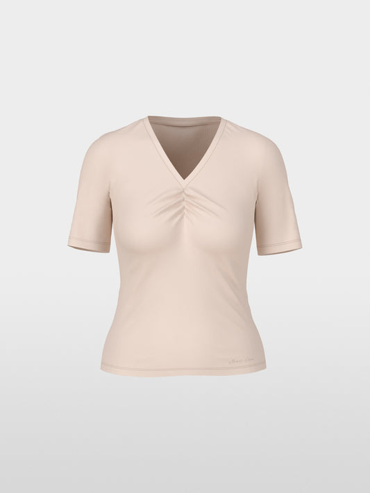 Plain feminine T-shirt with gathering