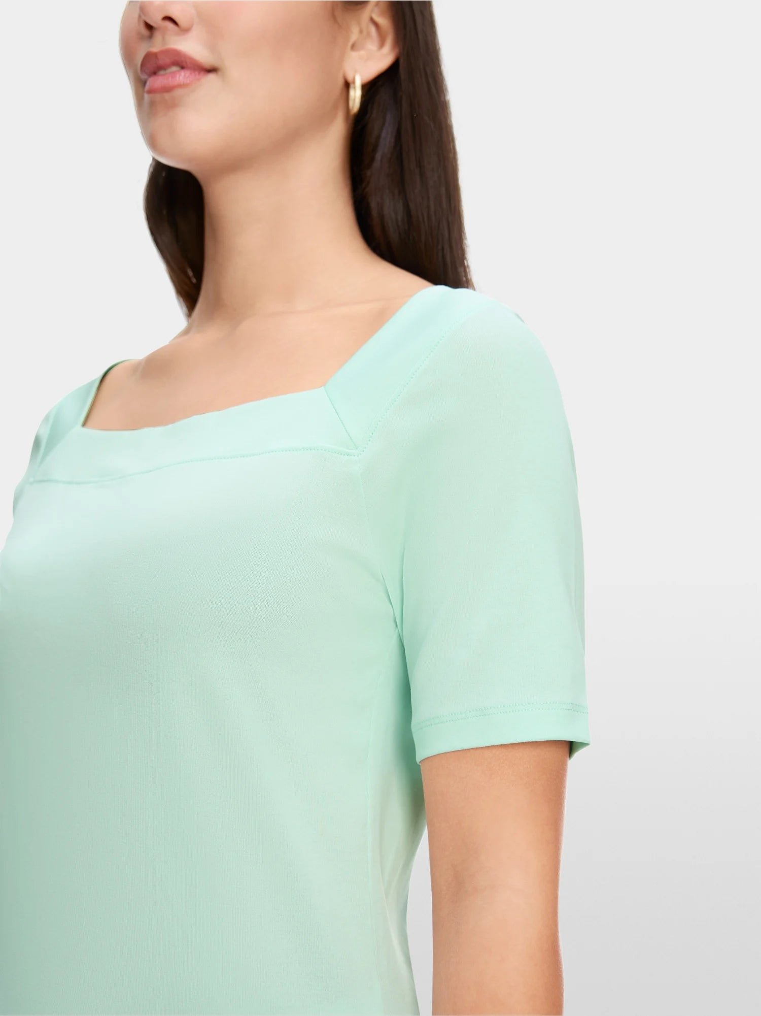 T-shirt with square neckline