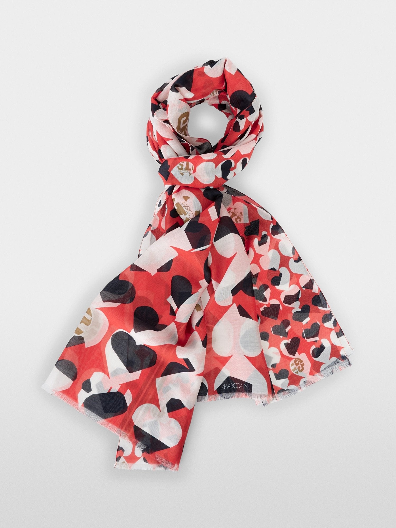 Airy scarf with Heartbreaker motif
