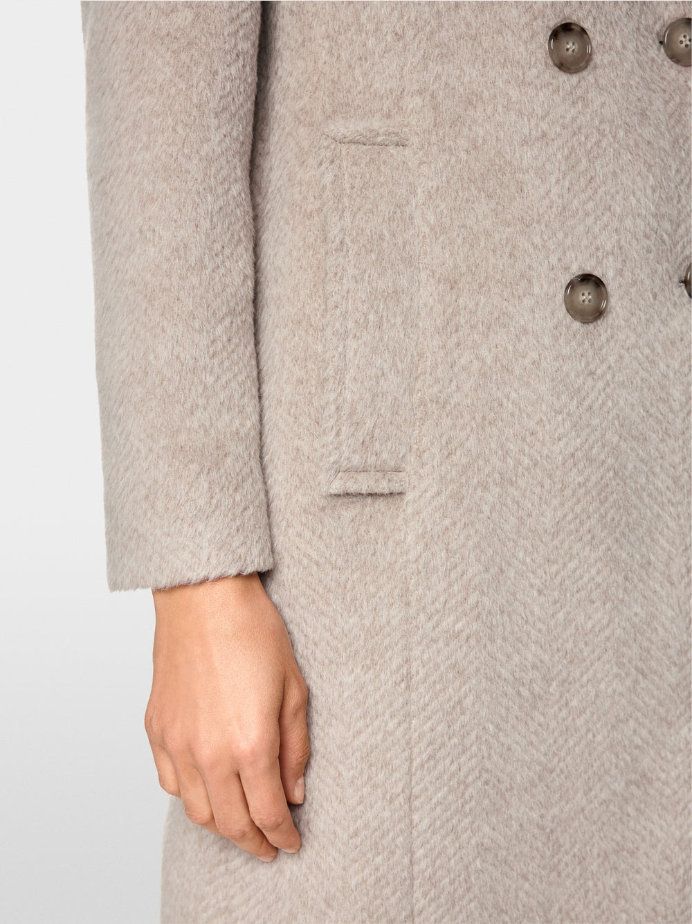 Fitted coat in alpaca wool blend