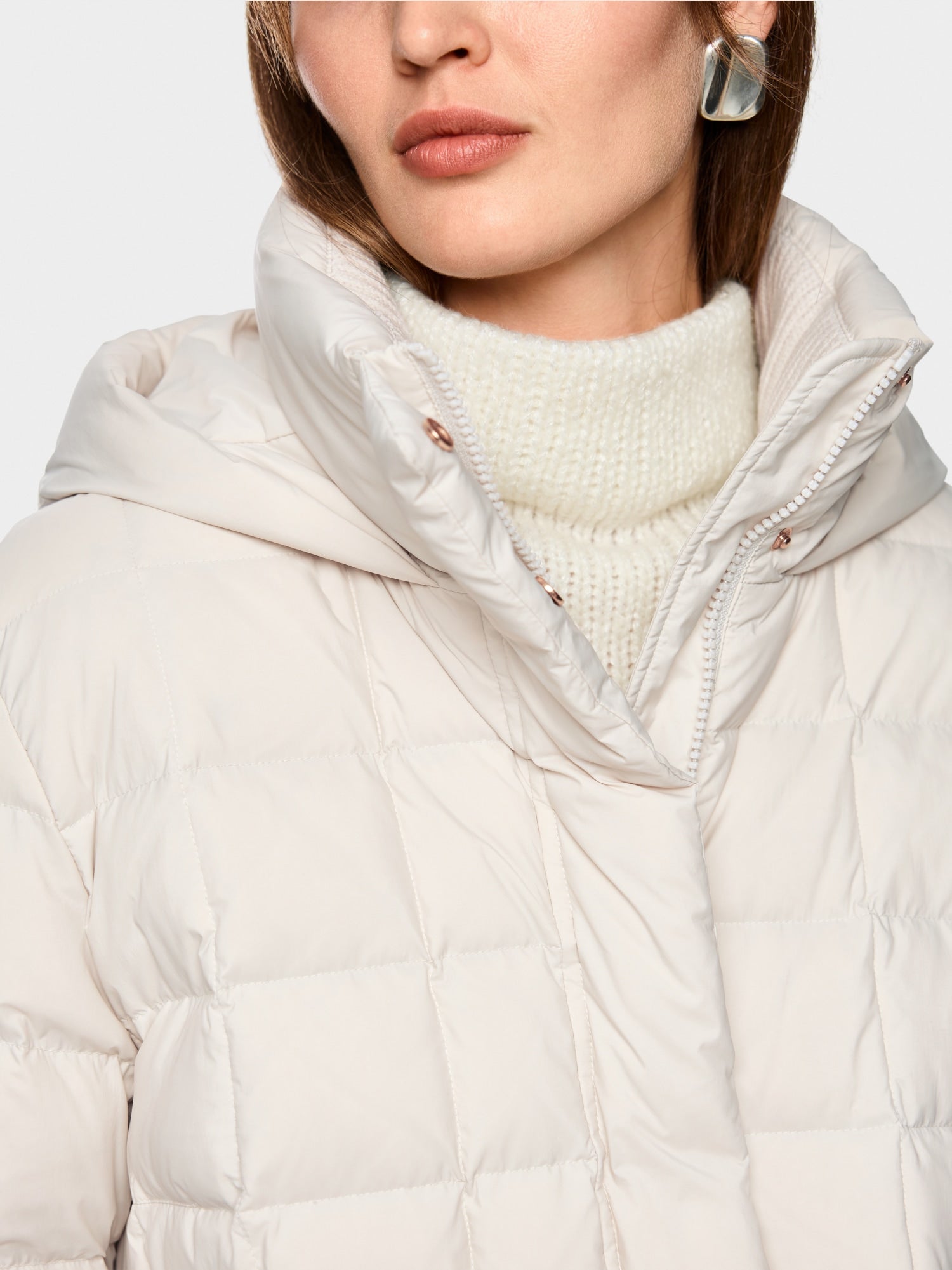 Quilted down coat with hood