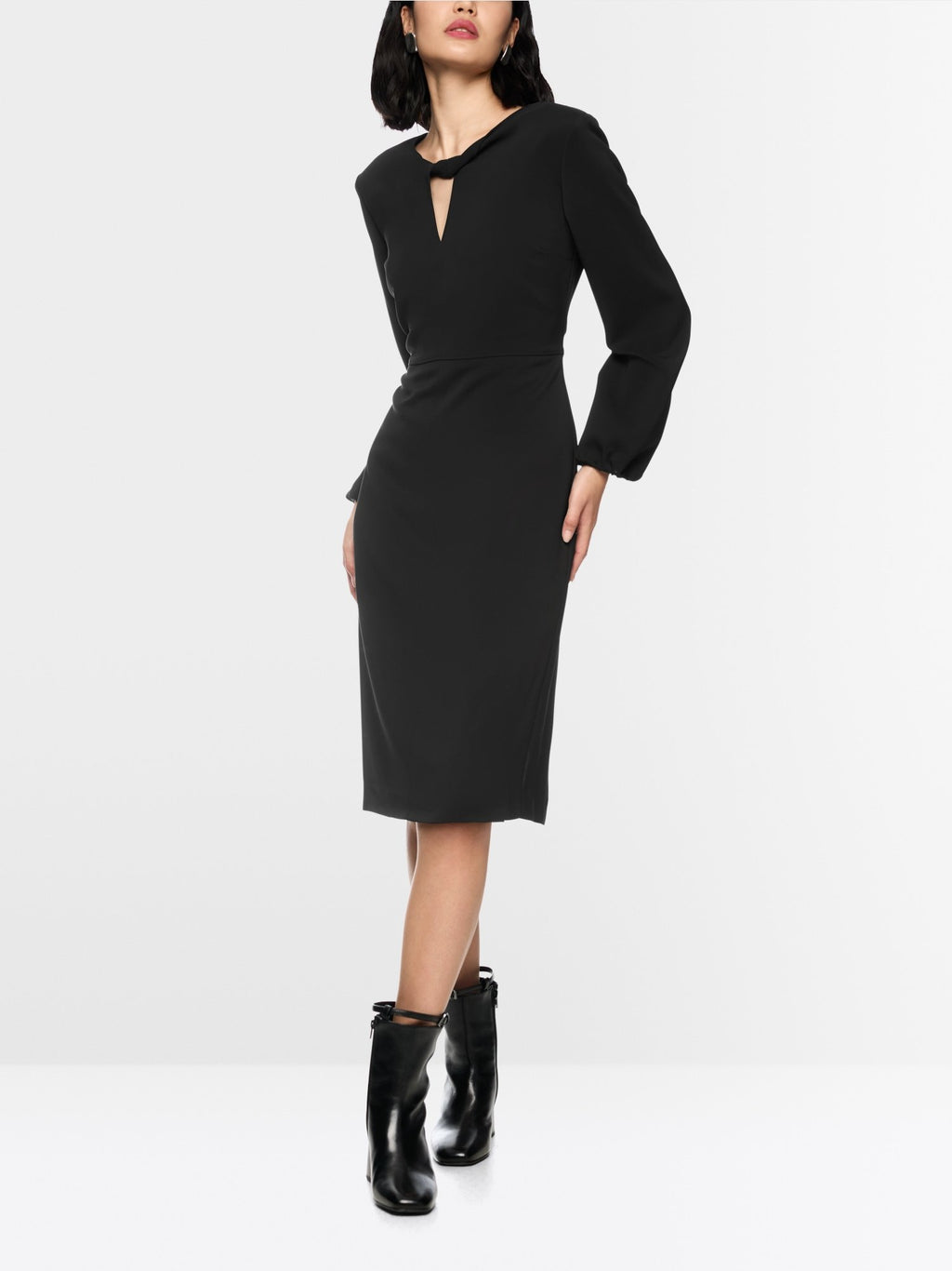 Elegant dress with wrap detail