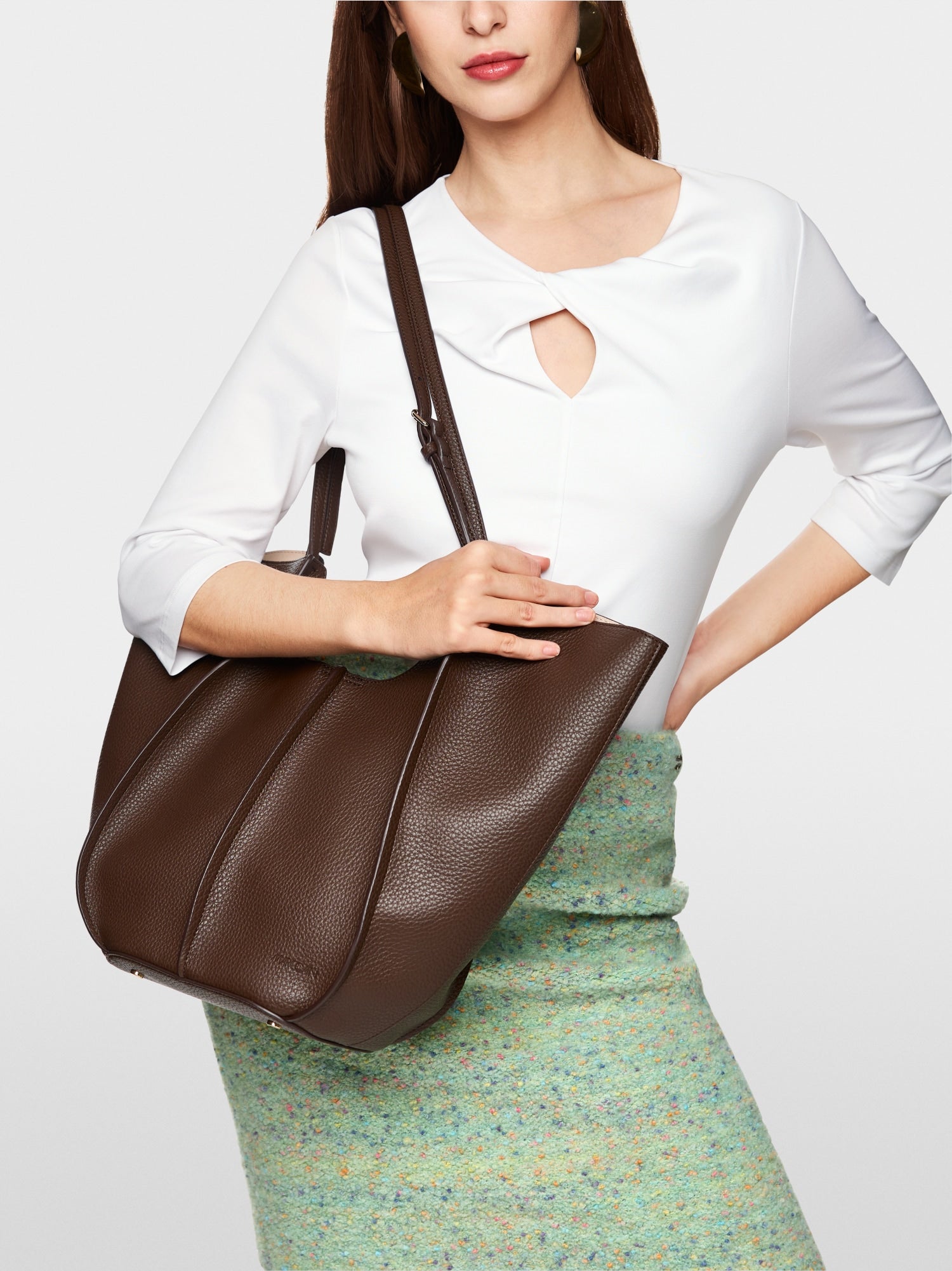 Shirt with knot detail