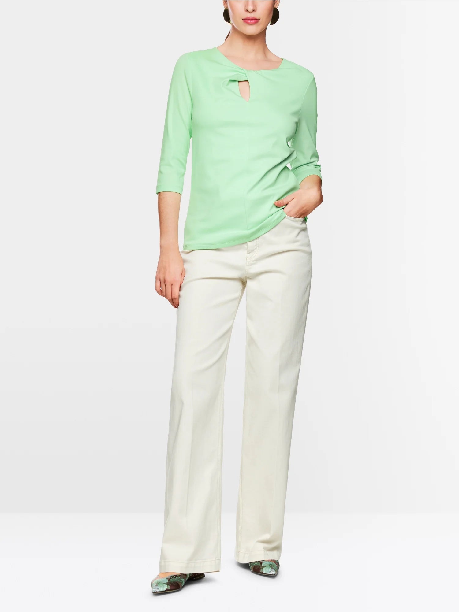 Shirt with knot detail