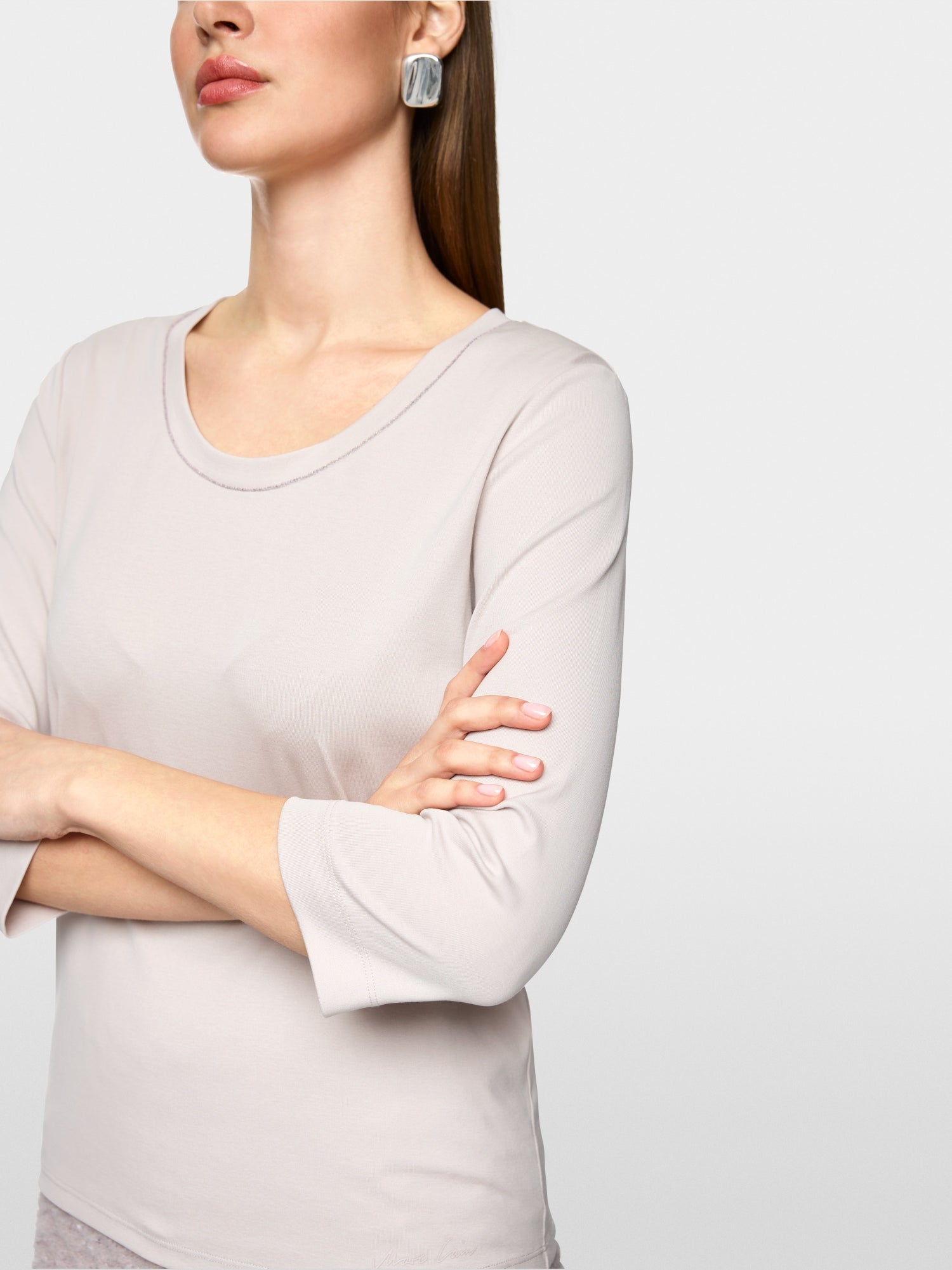 T-shirt with chain trim