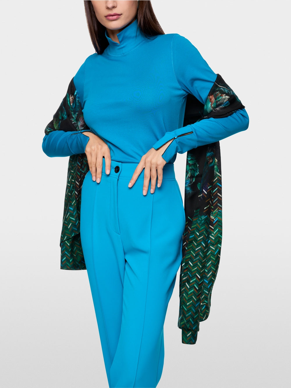 Long-sleeved T-shirt