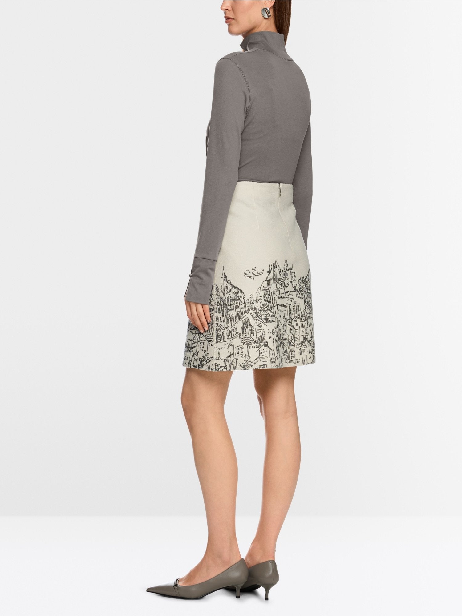 Long-sleeved T-shirt